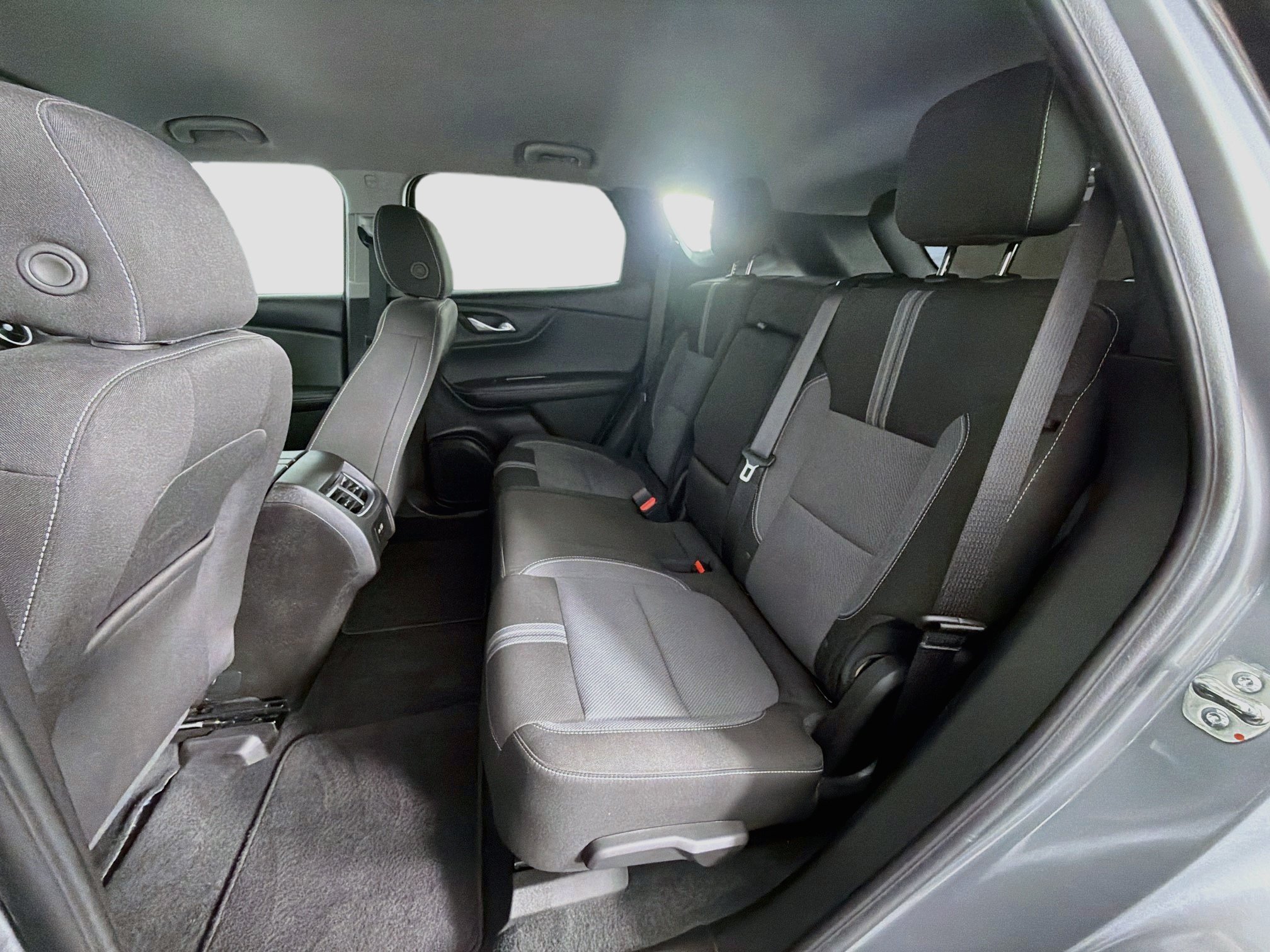 Used 2025 Chevrolet Blazer LT FWD image 27