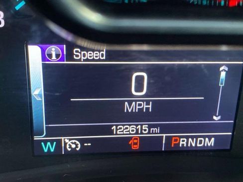 Used 2017 Chevrolet Impala LT w/ Convenience Package image 5