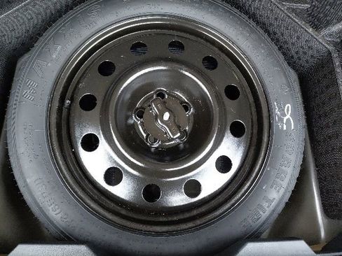 Used 2024 Ford Edge ST-Line AWD/4WD image 33