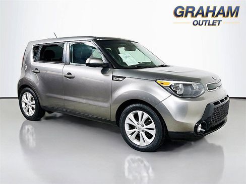 Used 2016 Kia Soul + image 1