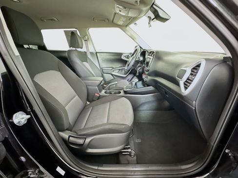Used 2025 Kia Soul LX w/ LX Technology Package image 29