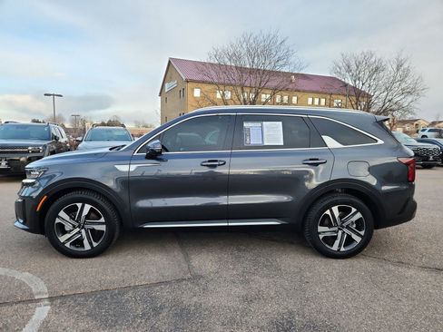 Used 2023 Kia Sorento SX Prestige image 2