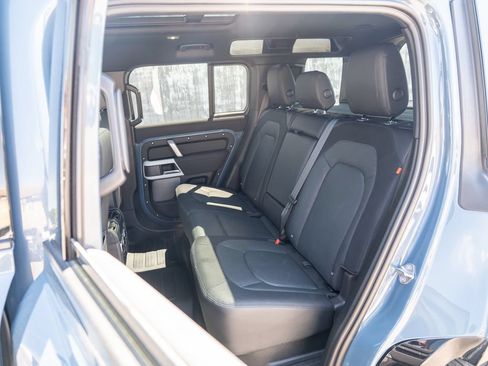 Certified 2023 Land Rover Defender 110 X-Dynamic SE AWD/4WD image 36