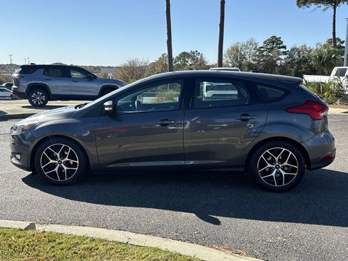 Used 2017 Ford Focus SEL image 7