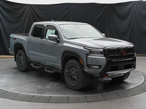 Used 2025 Nissan Frontier PRO-4X w/ Pro Convenience Package image 2