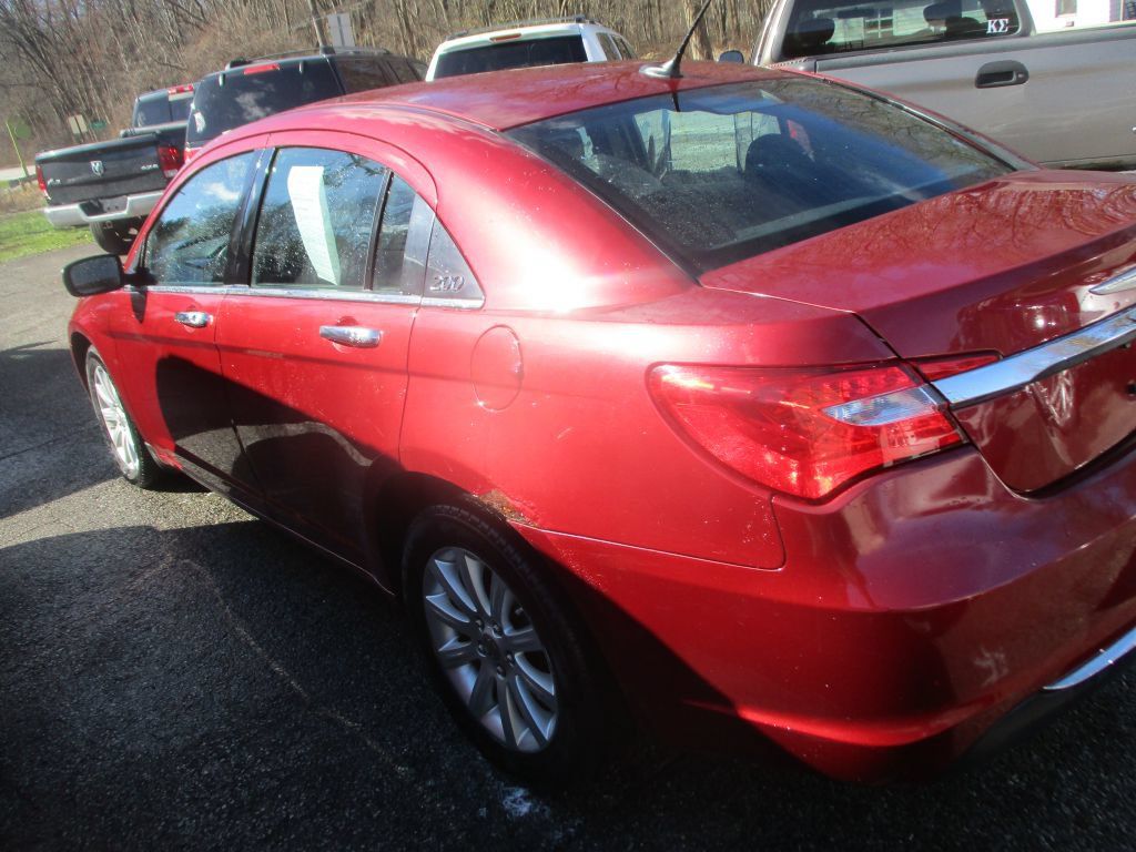 Used 2013 Chrysler 200 Limited FWD image 7