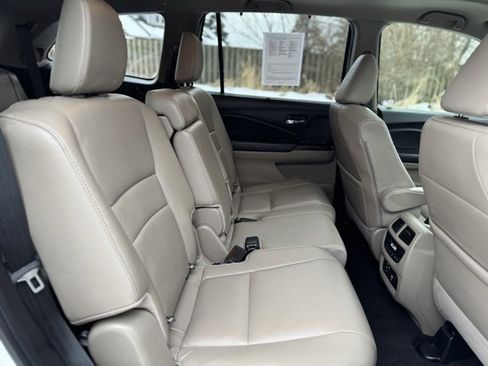 Used 2017 Honda Pilot Touring image 18