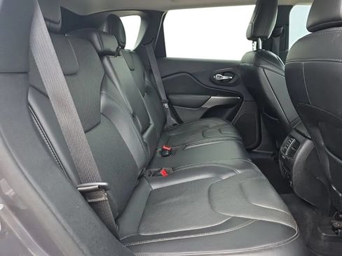 Used 2019 Jeep Cherokee Limited AWD/4WD image 18