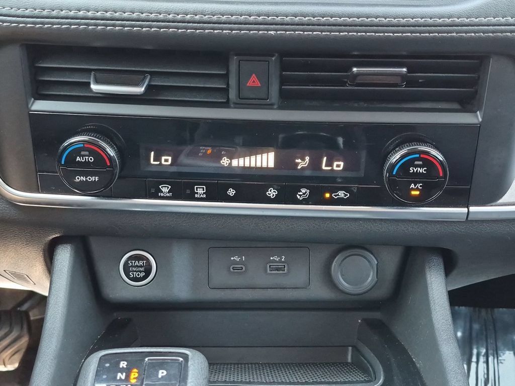 Used 2023 Nissan Rogue SV AWD/4WD image 23