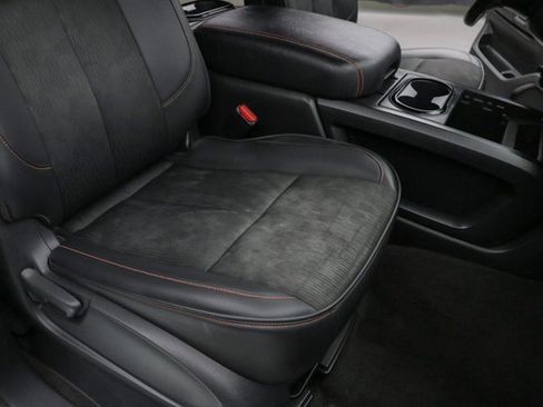 Used 2021 Nissan Titan PRO-4X w/ Pro-4x Utility Package image 18