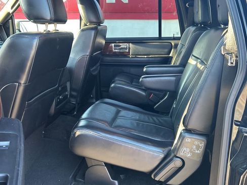 Used 2017 Lincoln Navigator L Select image 13