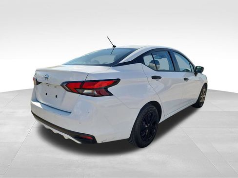 Used 2022 Nissan Versa S FWD image 9
