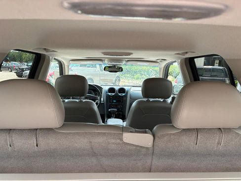 Used 2006 GMC Envoy SLE RWD image 9
