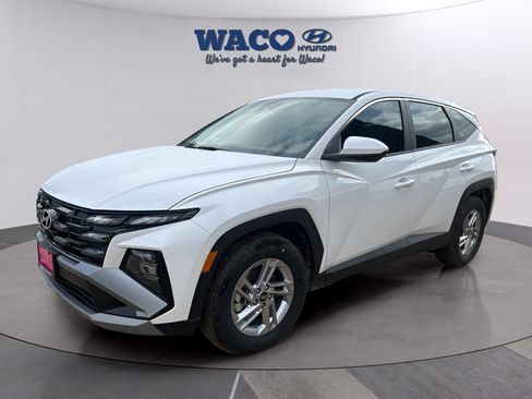 Used 2026 Hyundai Tucson SE FWD image 3