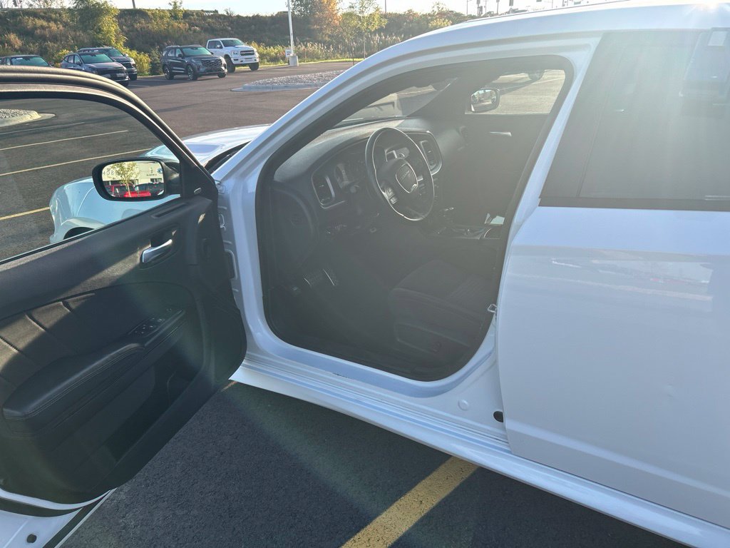 Used 2022 Dodge Charger R/T w/ Blacktop Package RWD image 6