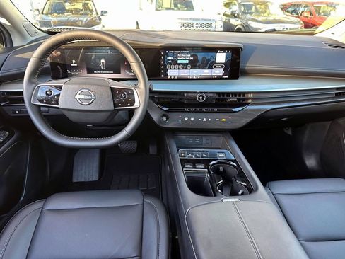 Certified 2025 Nissan Murano SL image 13