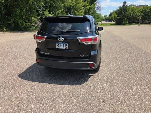 Used 2016 Toyota Highlander XLE AWD/4WD image 15