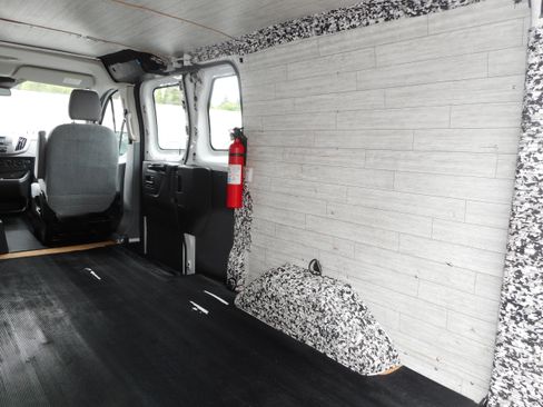 Used 2016 Ford Transit 250 130 Low Roof w/ Exterior Upgrade Package RWD image 19