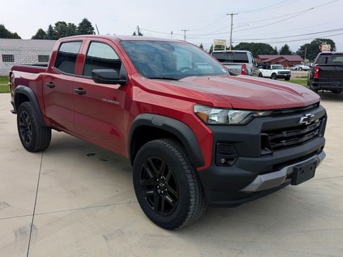Used 2024 Chevrolet Colorado Trail Boss w/ Advanced Trailering Package AWD/4WD image 6