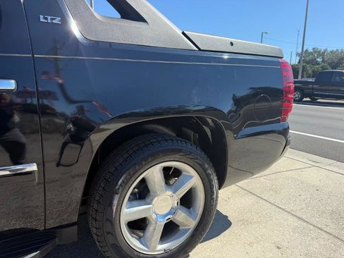 Used 2009 Chevrolet Avalanche LTZ RWD image 13