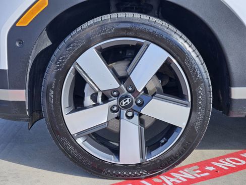 Used 2025 Hyundai Santa Fe Limited AWD/4WD image 12