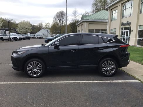 Used 2024 Toyota Venza Limited AWD/4WD image 4