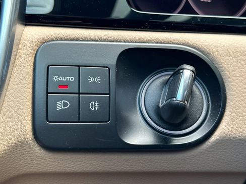 Used 2022 Porsche Cayenne Coupe image 30