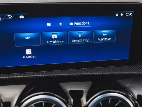 Used 2025 Mercedes-Benz CLA 250 4MATIC image 21