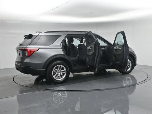 Certified 2025 Ford Explorer Active RWD image 6