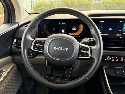 Used 2026 Kia Carnival FWD image 30