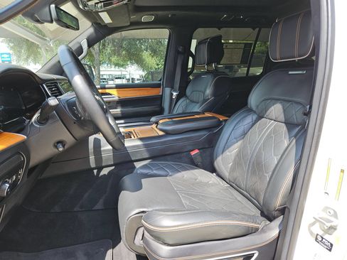 Used 2022 Jeep Grand Wagoneer Series III AWD/4WD image 9