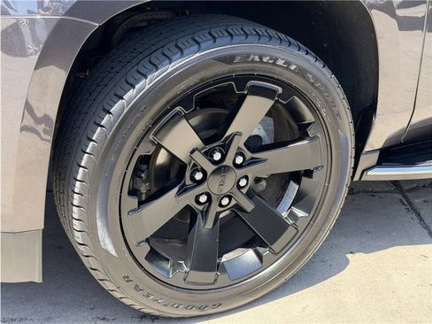 Used 2016 GMC Yukon XL SLT w/ Open Road Package RWD image 11
