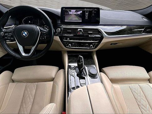 Used 2023 BMW 530i RWD image 13