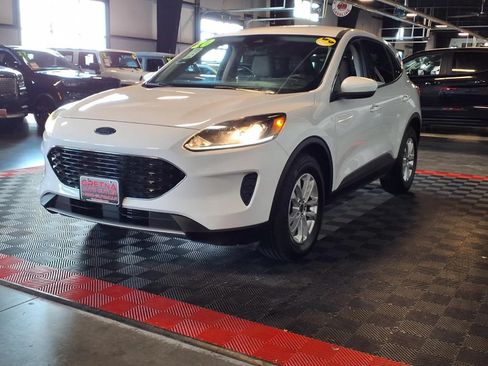 Used 2020 Ford Escape SE AWD/4WD image 3