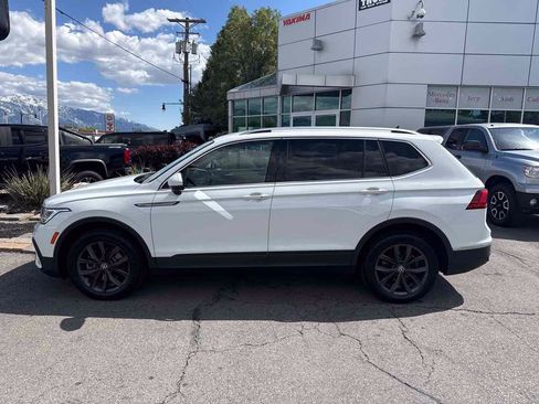 Used 2022 Volkswagen Tiguan SE AWD/4WD image 9