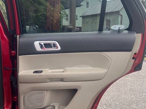 Used 2012 Ford Explorer XLT w/ Class III Trailer Tow Pkg image 22