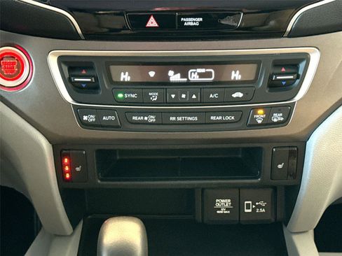 Used 2020 Honda Pilot EX image 16