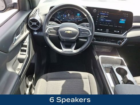 Used 2025 Chevrolet Equinox LT AWD/4WD image 3