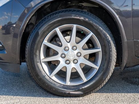 Used 2017 Buick Enclave Leather AWD/4WD image 38