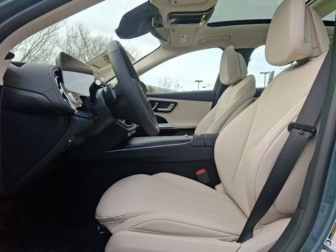 New 2026 Mercedes-Benz E 350 4MATIC Sedan image 9