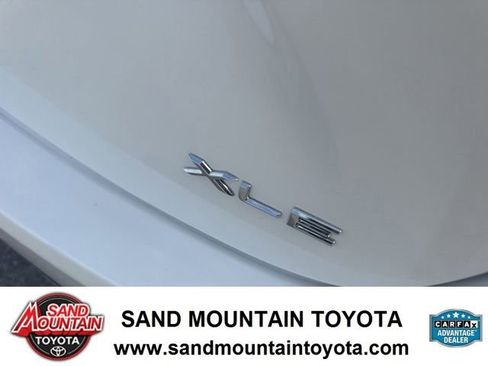 Used 2018 Toyota Avalon XLE FWD image 9