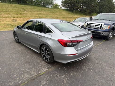 Used 2023 Honda Civic EX image 2