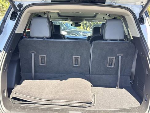 Used 2021 Buick Enclave Essence w/ Sport Touring Edition image 11