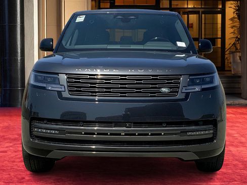 New 2025 Land Rover Range Rover Long Wheelbase SE image 2