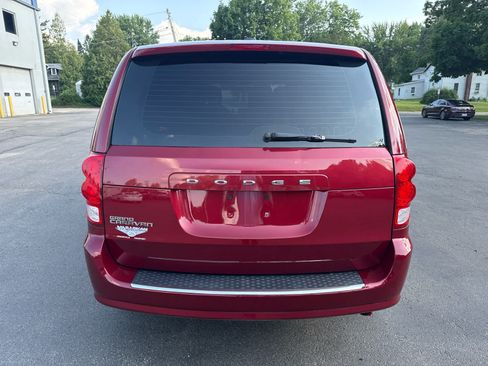 Used 2016 Dodge Grand Caravan American Value Package w/ UConnect Hands-Free Group FWD image 4