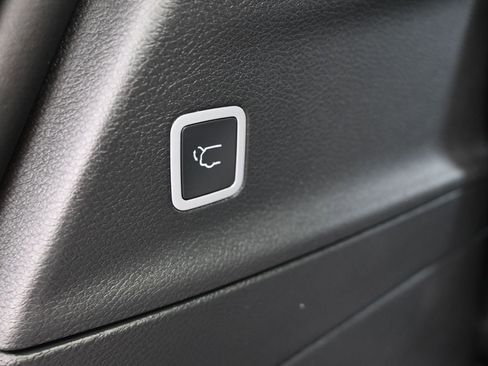 New 2026 Chrysler Voyager LX image 34