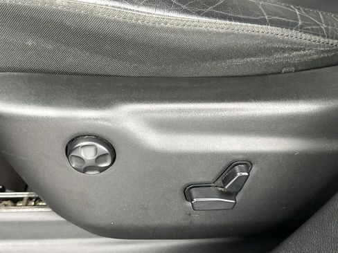 Used 2019 Jeep Grand Cherokee Limited image 13