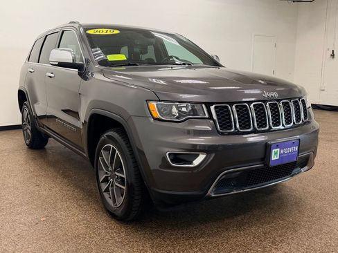 Used 2019 Jeep Grand Cherokee Limited AWD/4WD image 9