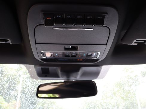 Used 2025 Ford F450 Platinum w/ FX4 Off-Road Package AWD/4WD image 45