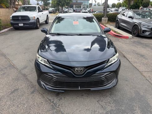 Used 2018 Toyota Camry LE FWD image 3